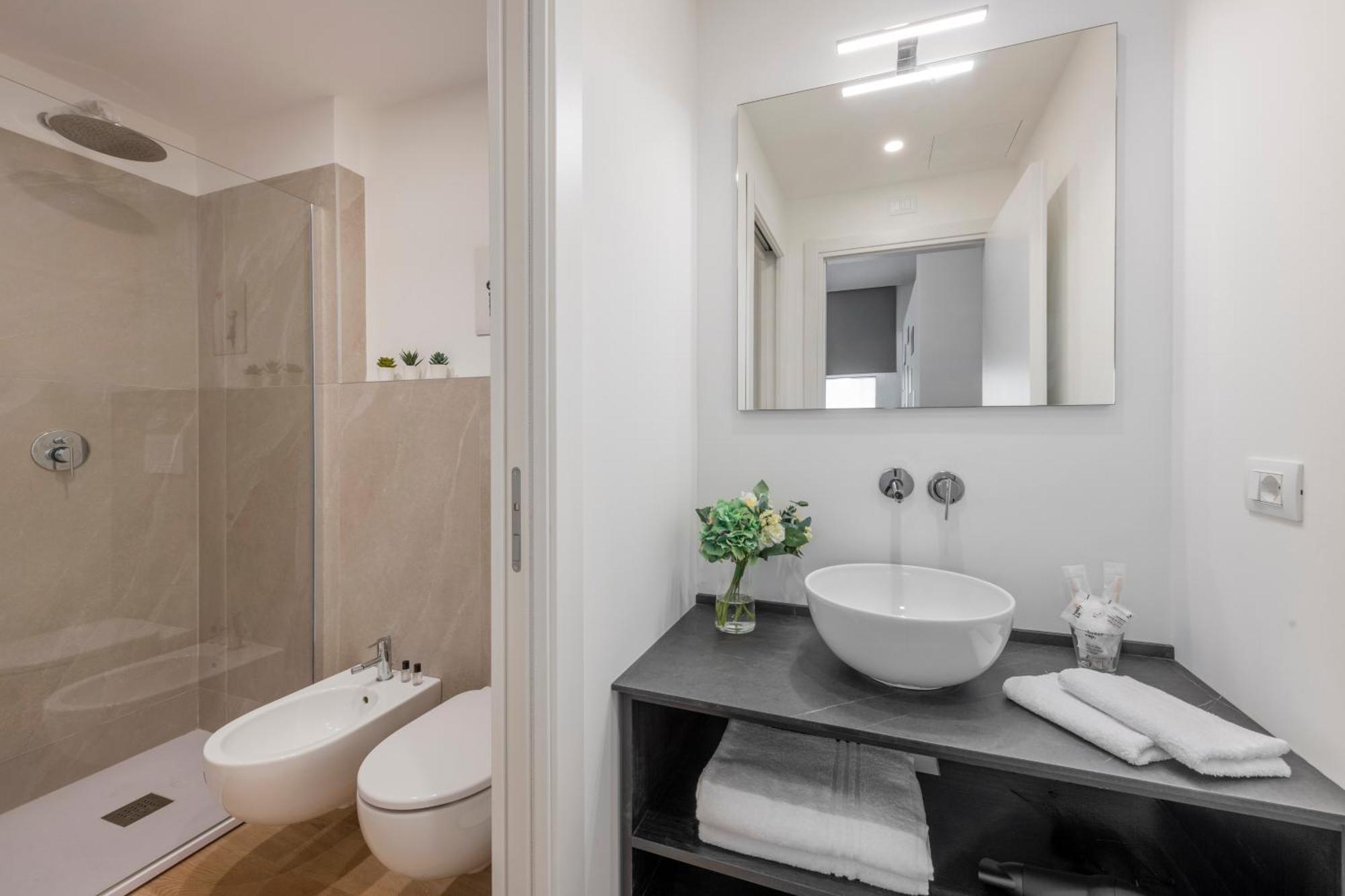 Bnbutler - Inbrera Suites - Giulianova, 1 Milaan Buitenkant foto